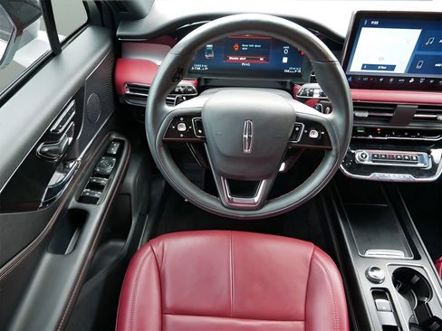 Used 2023 Lincoln Corsair Reserve w/ Equipment Group 201A image 13