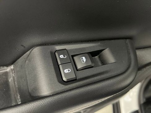 Used 2023 Jeep Grand Cherokee L Laredo image 17