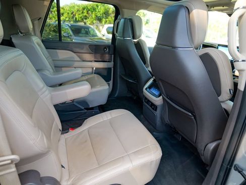 Used 2023 Lincoln Navigator L Reserve AWD/4WD image 31