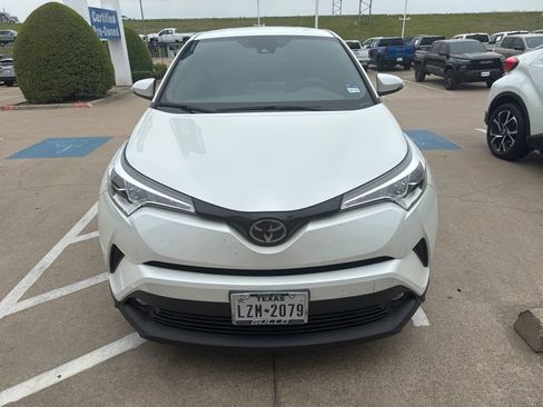 Used 2019 Toyota C-HR Limited image 7