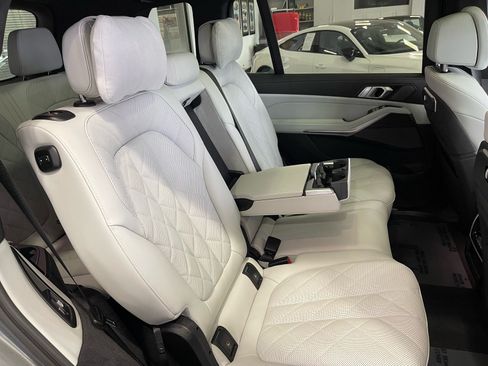 Used 2023 BMW X7 xDrive40i w/ Executive Package AWD/4WD image 49