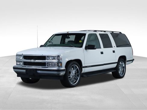 Used 1999 Chevrolet Suburban 2WD w/ Preferred Equipment Group 3 image 8