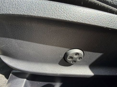 Used 2021 Mercedes-Benz GLB 250 4MATIC image 19