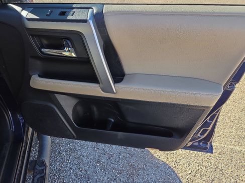 Used 2022 Toyota 4Runner SR5 RWD image 14