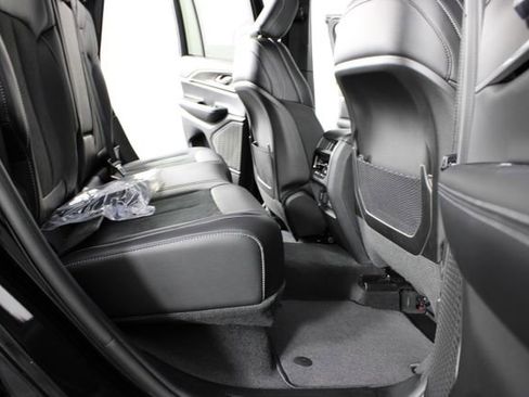 New 2026 Jeep Grand Cherokee Laredo image 21