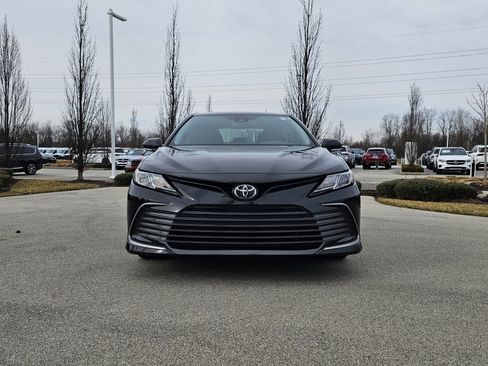 Used 2024 Toyota Camry LE w/ Convenience Package image 4