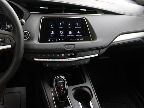 Used 2022 Cadillac XT4 Premium Luxury w/ Enhanced Visibility Package AWD/4WD image 15