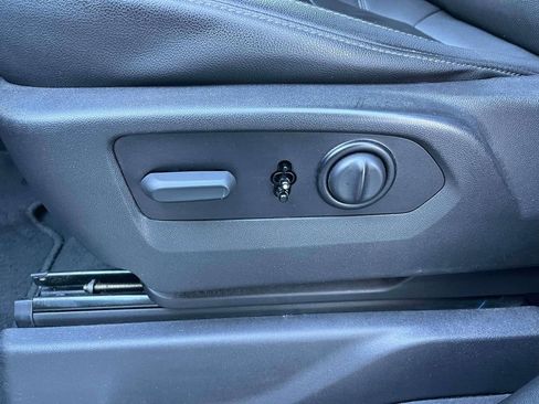 Used 2022 GMC Sierra 1500 SLT w/ SLT Premium Package image 27