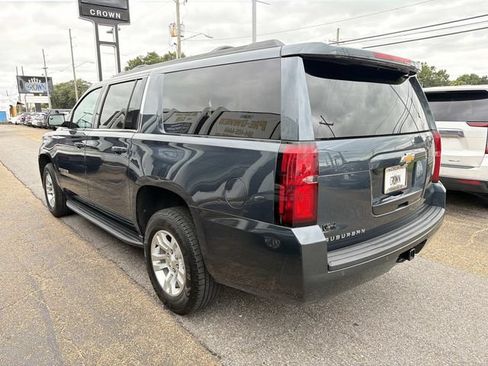Used 2019 Chevrolet Suburban LS w/ Enhanced Driver Alert Package RWD image 9