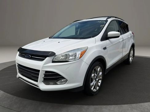 Used 2015 Ford Escape SE w/ Equipment Group 201A FWD image 1
