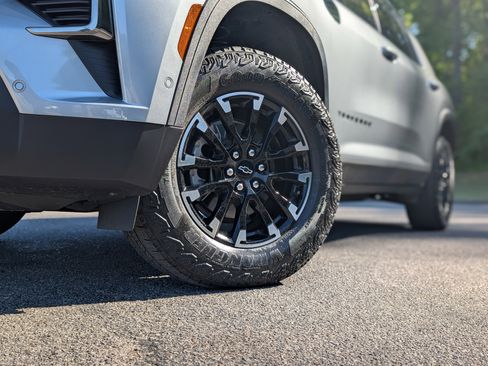 Used 2024 Chevrolet Traverse Z71 w/ Enhanced Driving Package image 39