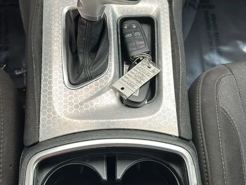 Used 2016 Dodge Charger SXT RWD image 34