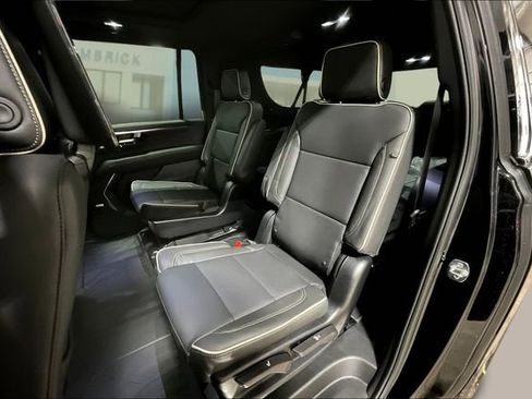New 2026 Chevrolet Suburban Premier AWD/4WD image 10