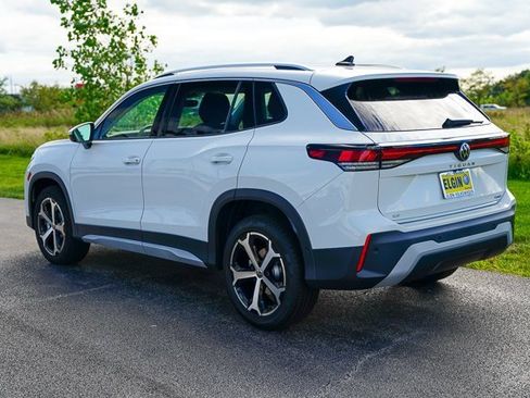 New 2025 Volkswagen Tiguan SE image 26