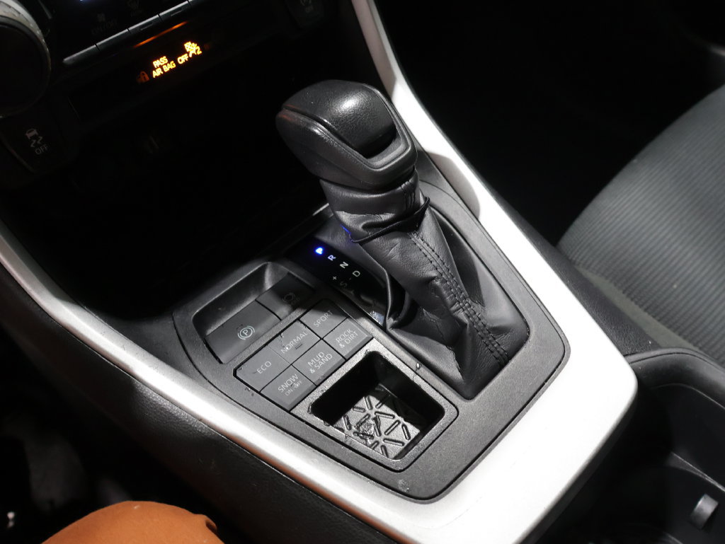 Used 2024 Toyota RAV4 LE AWD/4WD image 30