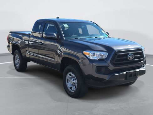Used 2023 Toyota Tacoma SR image 3