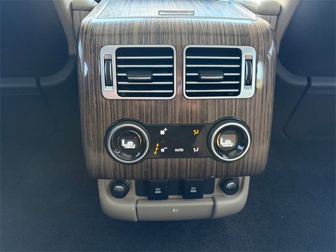 Used 2019 Land Rover Range Rover Long Wheelbase Supercharged image 24