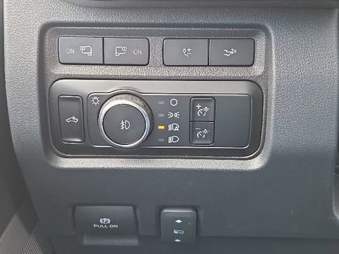 Used 2024 Ford F250 Lariat w/ Lariat Ultimate Package AWD/4WD image 27