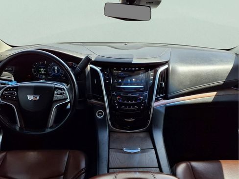 Used 2019 Cadillac Escalade Luxury RWD image 14