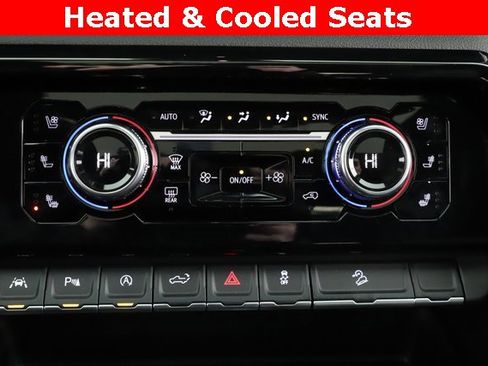 Used 2024 GMC Sierra 1500 AT4 w/ AT4 Preferred Package image 4