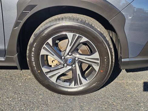 Used 2025 Subaru Crosstrek 2.5i Premium AWD/4WD image 9