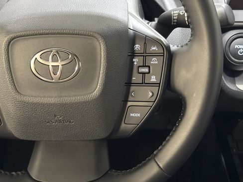 Used 2026 Toyota Prius LE FWD image 30