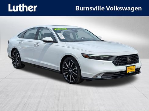 Used 2023 Honda Accord Touring image 1