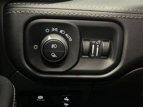 Used 2023 RAM 1500 Limited w/ Body Color Bumper Group image 34