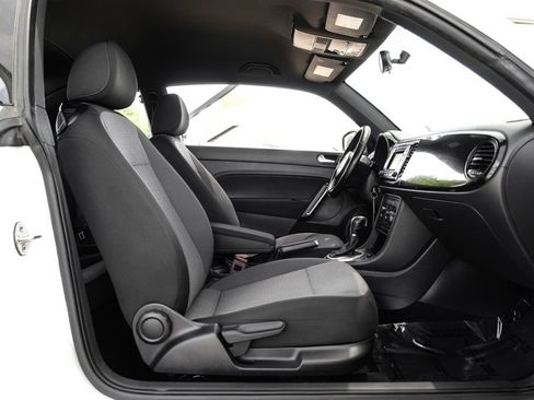 Used 2018 Volkswagen Beetle 2.0T S FWD image 31