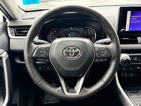Used 2025 Toyota RAV4 XLE w/ Convenience Package AWD/4WD image 16