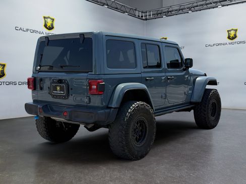 Used 2024 Jeep Wrangler Unlimited Sahara w/ Technology Group AWD/4WD image 5