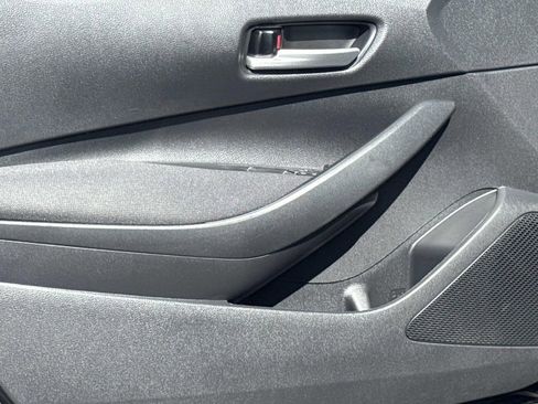 Used 2021 Toyota Corolla LE w/ LE Convenience Package image 16