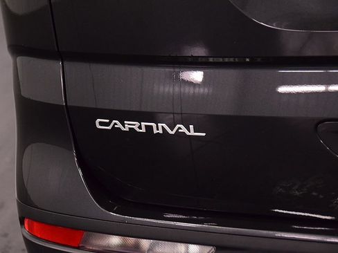 Used 2024 Kia Carnival SX Prestige FWD image 13