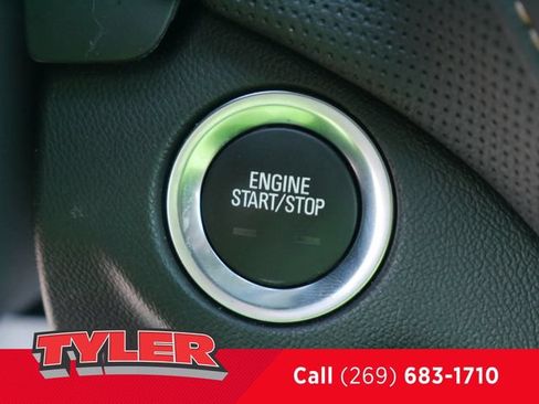Used 2023 Chevrolet Equinox Premier FWD image 31