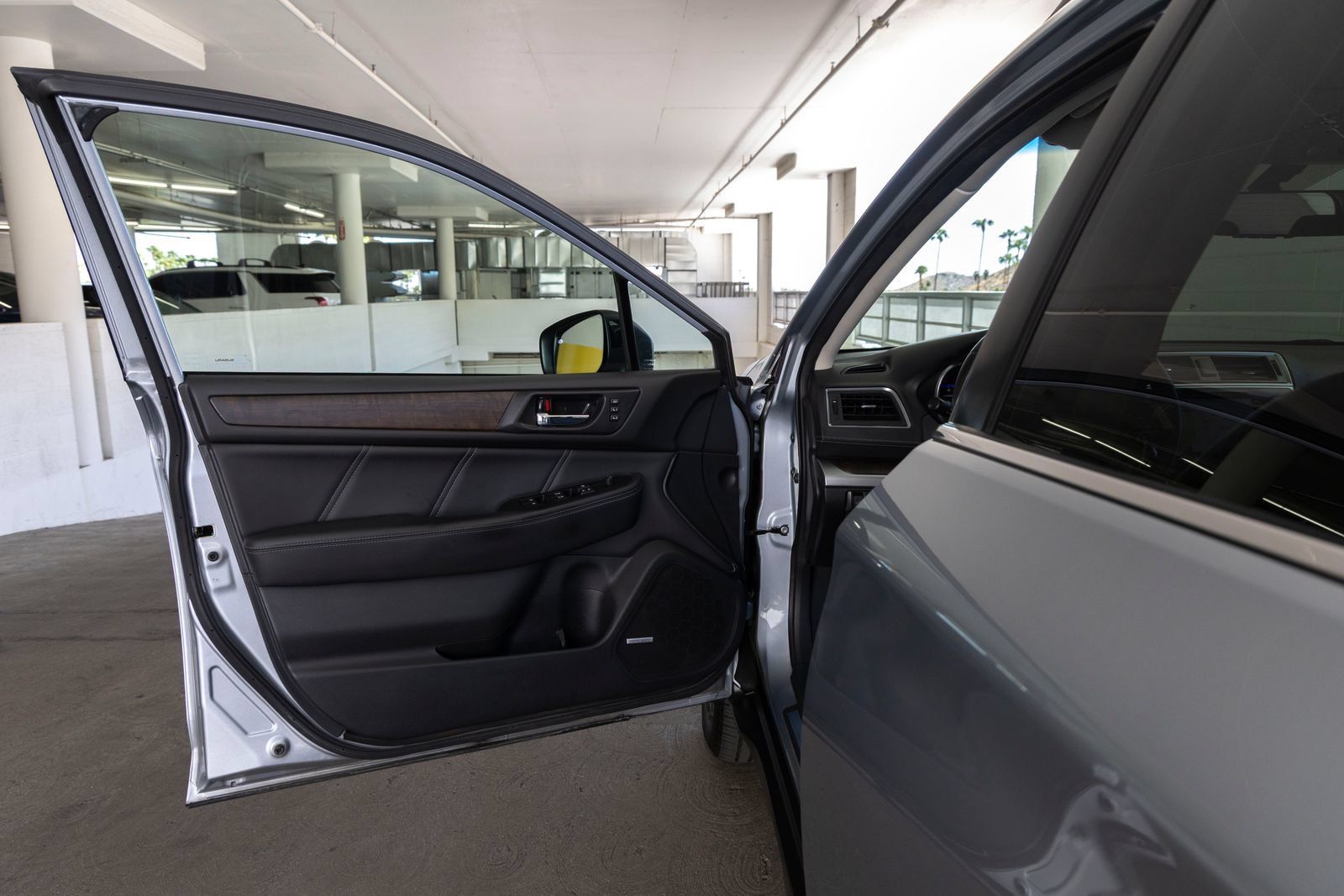 Used 2019 Subaru Outback 3.6R Limited AWD/4WD image 12