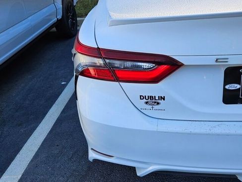 Used 2022 Toyota Camry SE image 7