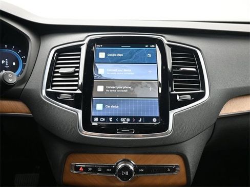 Used 2023 Volvo XC90 B6 Plus w/ Protection Package Premier image 12