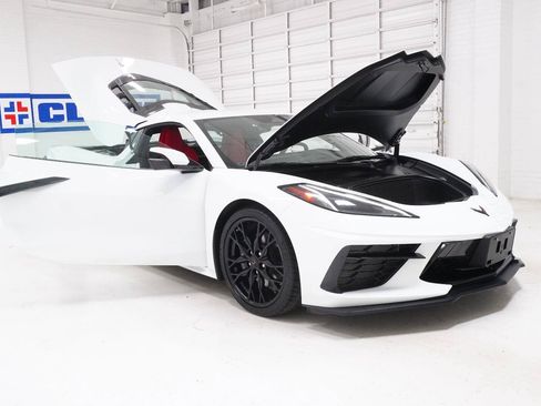 Used 2026 Chevrolet Corvette Stingray Coupe w/ 1LT RWD image 36