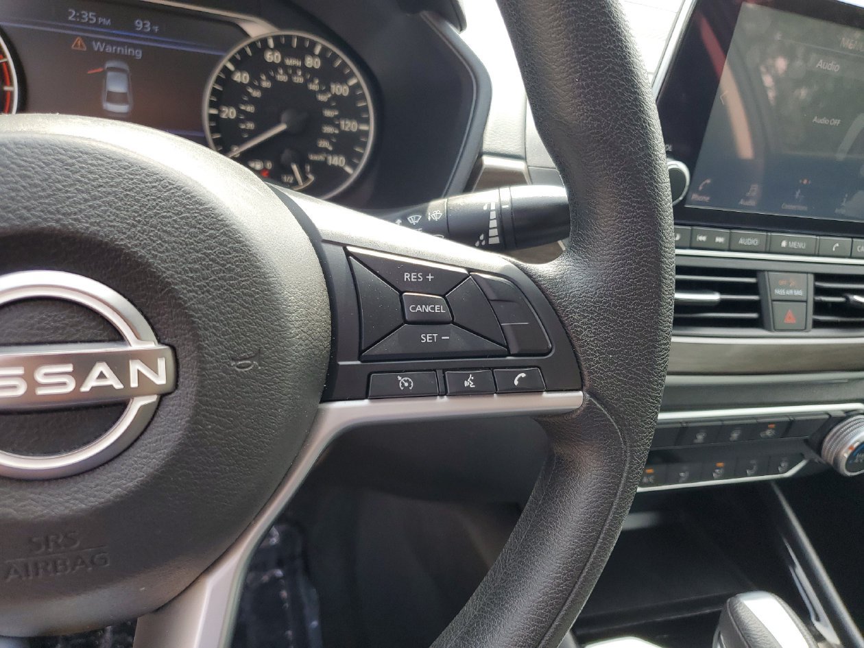 Used 2024 Nissan Altima 2.5 SV FWD image 28
