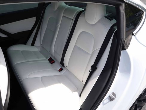 Used 2020 Tesla Model 3 Long Range image 3