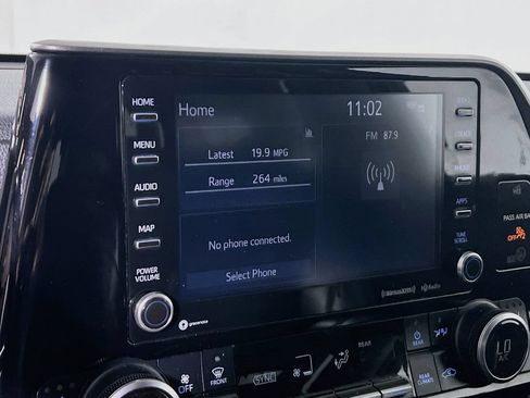 Certified 2021 Toyota Highlander XLE AWD/4WD image 13
