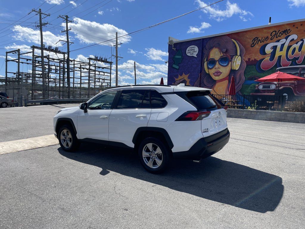Used 2025 Toyota RAV4 XLE AWD/4WD image 3