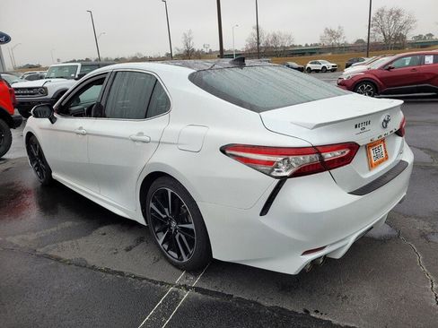 Used 2019 Toyota Camry XSE image 9