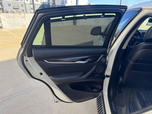 Used 2015 BMW X6 xDrive50i image 24