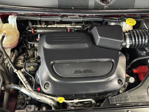 Used 2019 Chrysler Pacifica Limited FWD image 51