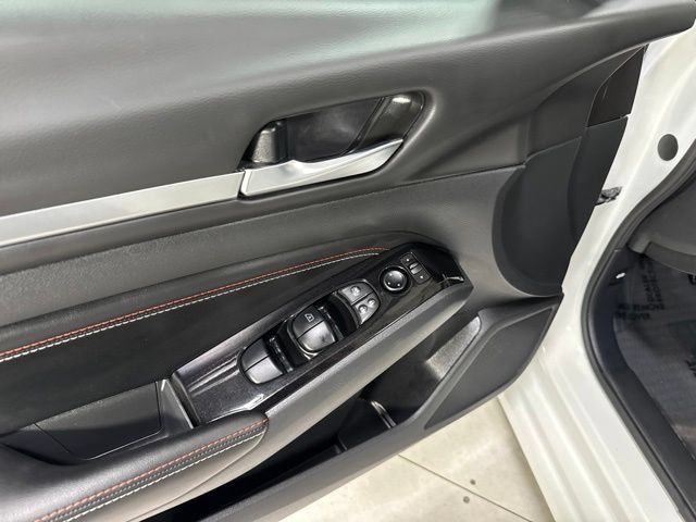 Used 2023 Nissan Altima 2.5 SR w/ SR Premium Package FWD image 13