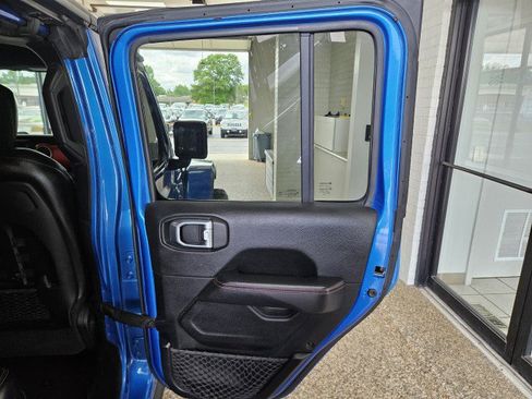 Used 2020 Jeep Gladiator Rubicon AWD/4WD image 14