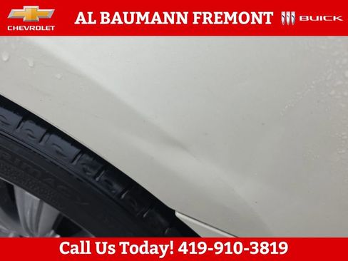 Used 2014 Lincoln MKS FWD image 3