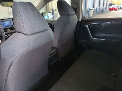 Used 2022 Toyota RAV4 LE image 19