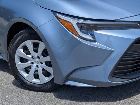 Used 2025 Toyota Corolla LE FWD image 10